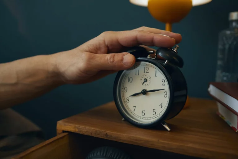 How to Wake Up Early in 15 Steps: Become Your Alarm Clock