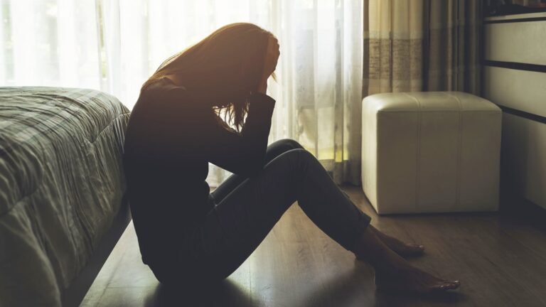 How to Cope With Depression Naturally in 7 Steps